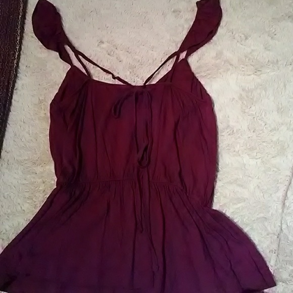 Wine color top w/ back tie accent & light ruffles - Picture 5 of 5